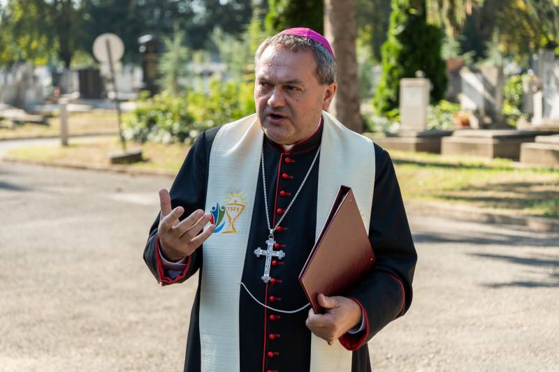 Szent Mihaly szobor_20.jpg